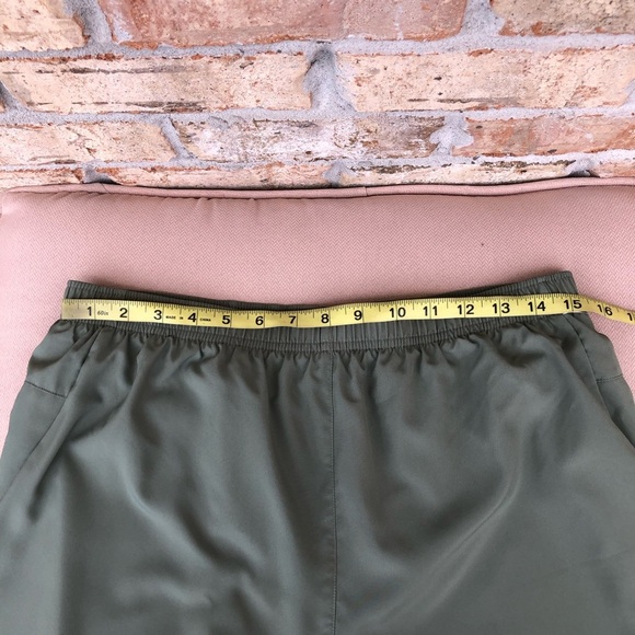 Asics Woven Green Running Shorts - 7”, Built-In Briefs Mens Size L - Picture 13 of 15